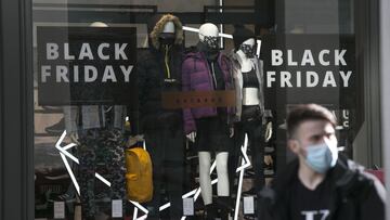 Imagen del escaparate de una tienda durante la campa&ntilde;a del Black Friday.