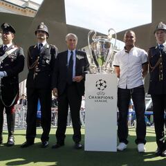 La Champions ya espera a su nuevo dueño junto al Duomo