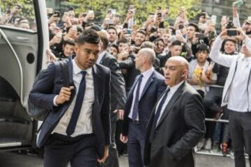 Casemiro heads straight for the team hotel in Munich