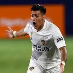 Boca Juniors head coach ignoring talk over Cristian Pavón’s future