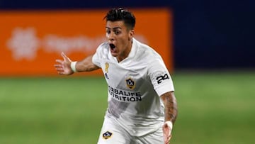 Boca Juniors head coach ignoring talk over Cristian Pavón’s future