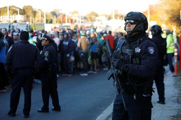 Fuertes medidas de seguridad antes del inicio de la Maratón de Nueva York en el Verrazzano Bridge.