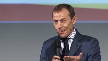 Emilio Butrague&ntilde;o, en un sorteo de Copa.