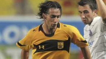 Javito da los tres puntos al Aris