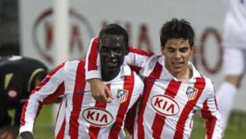 <b>ALEGRÍA. </b>Jarju se abraza con Javi Cantero tras el 1-0.