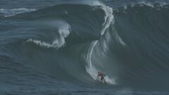 Ola gigante / Slab en la Costa da Morte (Galicia) surfeado por Axi Muniain.