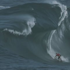 Por esto la llaman 'Costa da Morte': así desafían a las olas más peligrosas de Galicia