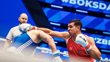 El boxeador español Ayoub Ghadfa en cuartos de final de los Mundiales.