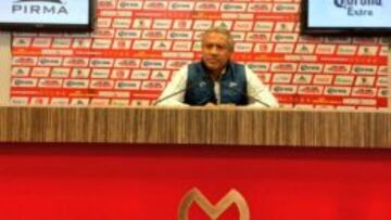 Roberto Hernández confesó a los medios en rueda de prensa que se enteró del homenaje a Cuauhtémoc Blanco en redes sociales.