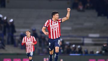 Rey salva a Chivas y Pumas se hunde en la Liga MX