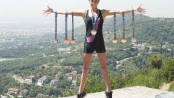 Ona Carbonell con sus 7 medallas del Mundial Barcelona 2013