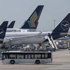 ¿Por qué no hay fila 13 en algunos aviones? La triscaidecafobia lo explica