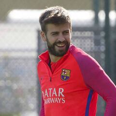 Piqué acorta sus vacaciones y ya está en Barcelona para entrenar