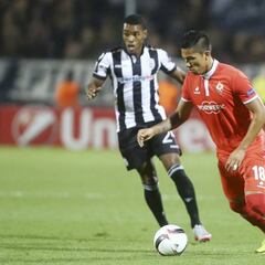 Carlos Salcedo debuta con la Fiorentina en Europa League