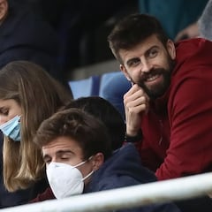 Piqué asiste en casa del Espanyol al debut con victoria de Sarabia