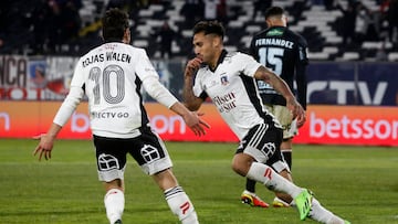 Futbol, Colo Colo vs Palestino.
Fecha 22, campeonato Nacional 2022.
El jugador de Colo Colo Marcos Bolados, izquierda, celebra su gol contra Palestino durante el partido por la primera division disputado en el estadio Monumental.
Santiago, Chile.
14/08/2022
Jonnathan Oyarzun/Photosport
Football, Colo Colo vs Palestino.
22th date, 2022 National Championship.
Colo Colo’s player Marcos Bolados, left, celebrates his goal against Palestino during the first division match held at Monumental stadium.
Santiago, Chile.
08/14/2022
Jonnathan Oyarzun/Photosport