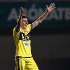 Everton aprovecha empate de Cobreloa y queda de sublíder