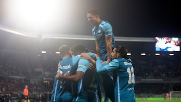 Soccer Football - Conference League - Round of 16 - Second Leg - Vitoria Guimaraes v Real Betis - Estadio Dom Afonso Henriques, Guimaraes, Portugal - March 13, 2025 Real Betis' Cedric Bakambu celebrates scoring their second goal with teammates REUTERS/Miguel Vidal