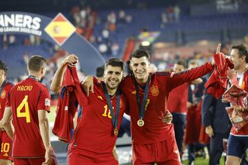 Rodri y Morata celebran la Nations League.