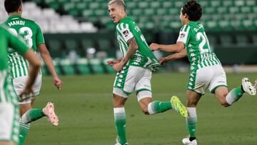 Tello celebra su gol.