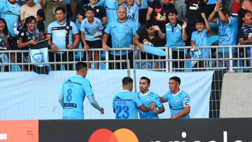 Futbol, Deportes Iquique vs Independiente Santa Fe.
Copa Libertadores 2025.
El jugador de Deportes Iquique Edson Puch celebra su gol con sus companeros durante el partido de ida fase dos de Copa Libertadores entre Deportes Iquique contra Independiente Santa Fe disputado en el estadio Tierra de Campeones de Iquique, Chile.
18/02/2025
Alex Diaz/Photosport
Soccer, Deportes Iquique vs Independiente Santa Fe.
2025 Copa Libertadores Championship.
Deportes Iquique player Edson Puch celebrates his goal with his teammates during the first leg match phase two of Copa Libertadores between Deportes Iquique vs Independiente Santa Fe played at Tierra de Campeones stadium in Iquique, Chile.
18/02/2025
Alex Diaz/Photosport