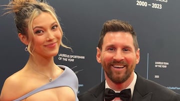 Eileen Gu y Leo Messi posan sonrientes ante el photocall de los Premios Laureus 2023, entregados en París la noche del lunes 8 de mayo del 2023.
