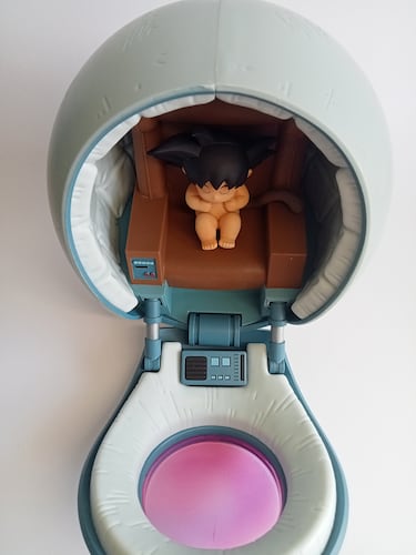 Goku bebé en cápsula Saiyan por Banpresto