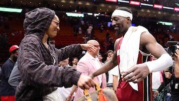 A'ja Wilson felicita a Bam Adebayo tras su histórica actuación contra los Wizards.