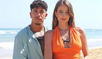 Esta pareja se conoci¨® gracias a las redes sociales despu¨¦s de que ella descubriera que Niko era colombiano. Su gran pasi¨®n por las telenovelas de ese pa¨ªs hizo que se interesara en ¨¦l. Viven juntos en Tenerife.