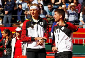 Alexander Zverev junto al capitán de Alemani,  Michael Kohlmann.