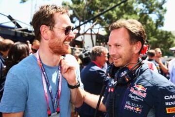 El actor Michael Fassbender  y Christian Horner 