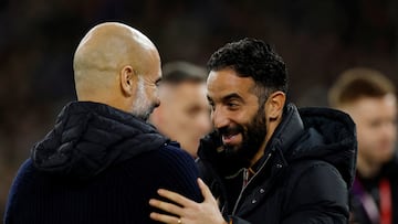 Pep Guardiola y Amorim se saludan en el partido de la primera vuelta entre City y United.