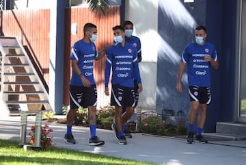 La selección chilena comenzó este lunes sus entrenamientos de cara, en Juan Pinto Durán, de cara al amistoso ante Bolivia en Rancagua.