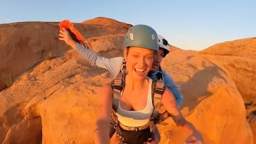 Lanie Wilcox, salto BASE en Moab (Utah, EEUU) en tandem.