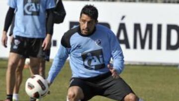 <b>OPORTUNIDAD. </b>Tariq jugará esta tarde su primer partido de titular como jugador del Huesca.