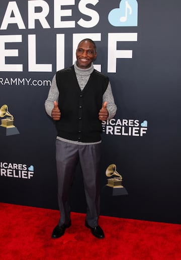 Cedric Burnside posa en la alfombra roja de los Grammys 2025 en ell Crypto.com Arena situado en la ciudad de Los ?ngeles, en California.