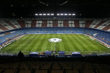 26 de noviembre de 2008. La UEFA cerró el Vicente Calderón tras altercados  de la afición del Olympique de Marsella. 