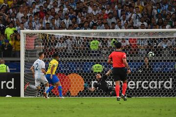 Gabriel Jesús anotó el 1-0.