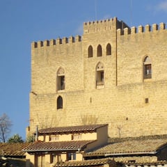 Cómo vivir atrincherado en un castillo del siglo XIV en plena pandemia