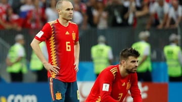 Piqué jugó su último partido e Iniesta dice que se va: "Se acaba una etapa maravillosa"