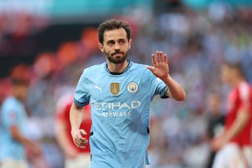 Otro jugador del Manchester City en esta funesta lista. El portugu¨¦s es uno de los se?alados por la bajada de nivel que ha tenido el Manchester City esta temporada. A diferencia de sus compa?eros que aparecen en esta lista, Bernardo no ha tenido lesiones esta temporada, a pesar de su gran n¨²mero de minutos, sus n¨²meros se han quedado en 5 goles y 4 asistencias, el a?o pasado fueron 11 goles y 11 asistencias.