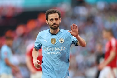 Otro jugador del Manchester City en esta funesta lista. El portugués es uno de los señalados por la bajada de nivel que ha tenido el Manchester City esta temporada. A diferencia de sus compañeros que aparecen en esta lista, Bernardo no ha tenido lesiones esta temporada, a pesar de su gran número de minutos, sus números se han quedado en 5 goles y 4 asistencias, el año pasado fueron 11 goles y 11 asistencias.