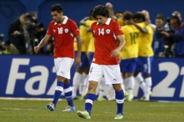 Pie de Foto: 19 de noviembre de 2013: En un amistoso disputado en Toronto en el marco de la preparación para el Mundial de Brasil 2014, Chile enfrentó a la 'verdeamarelha'. En un pálido encuentro de Chile, Brasil venció por 2 goles a 1. Para los pentacampeones del mundo marcó Hulk (13') y Robinho (79'). Para el conjunto de Jorge Sampaoli, descontó Eduardo Vargas (71')