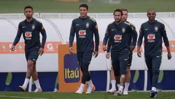 Soccer Football - Copa America - Brazil Training - Granja Comary, Teresopolis, Brazil - June 2, 2019          Brazil&#039;s Neymar, Thiago Silva and Gabriel Jesus during training  REUTERS/Ricardo Moraes