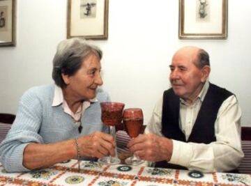 En 1948 se casó con Dana Zátopková, lanzadora de jabalina. Ambos nacieron el mismo día, el 19 de septiembre de 1922. Dana ganó la medalla de oro en los Juegos Olímpicos de Helsinki 1952, tan solo una hora después de que su marido ganara la carrera de 5000 metros. Dana también ganó una medalla de plata en los siguientes Juegos en Roma 1960. A nivel europeo, obtuvo sus dos victorias en el Campeonato de Europa de atletismo de 1954 y 1958, este último año consiguió la plusmarca mundial de lanzamiento de jabalina con 55,73m.