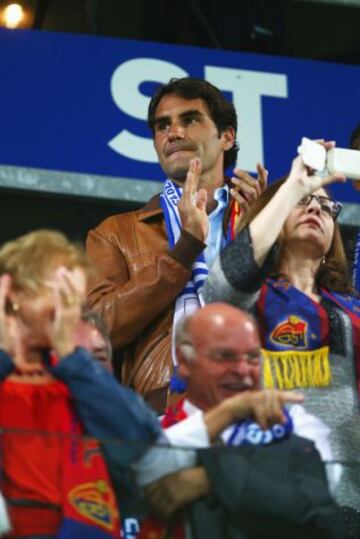Roger Federer en el Basilea y Chelsea en semifinales de la Europa League.