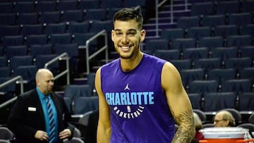 Willy (17) juega su mejor partido del año ante Simmons (11+12+15)