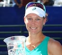 Stosur vence en Carlsbad y Rybarikova en Washington
