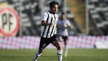 Futbol, Colo Colo vs Temuco.
 Decima fecha, campeonato nacional 2018
 El jugador de Colo Colo Jorge Valdivia, centro, juega el baln contra Temuco durante el partido de primera division en el estadio Monumental de Santiago, Chile.
 21/04/2018
 Felipe Zanca/Photosport
 
 Football, Colo Colo vs Temuco.
 10th date, National Championship 2018
 Colo Colo&#039;s player Jorge Valdivia, center, play the ball against Temuco during the first division football match held at Monumental stadium in Santiago, Chile.
 21/04/2018
 Felipe Zanca/Photosport