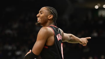 The 76ers guard showed up to a dog show as he put his pups through the race.